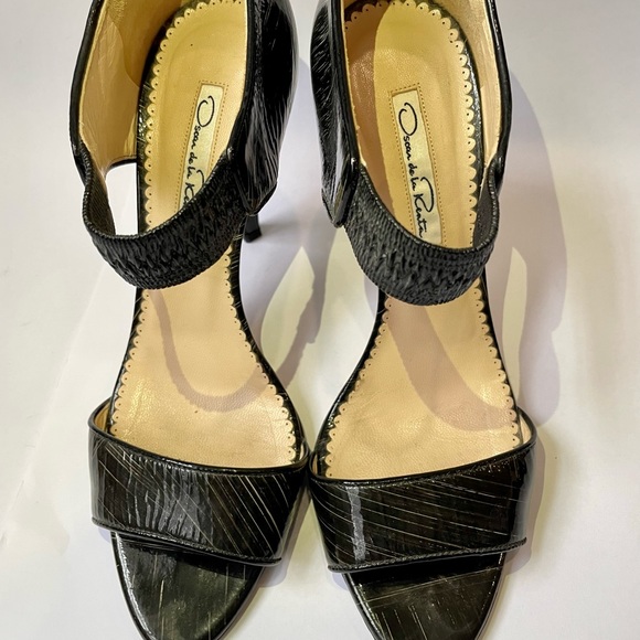 Oscar de la Renta Open Toe Sandals Black Patent - Picture 3 of 10